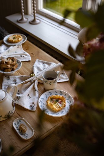 Šálek a podšálek/sada na cappuccino Viola modrý list